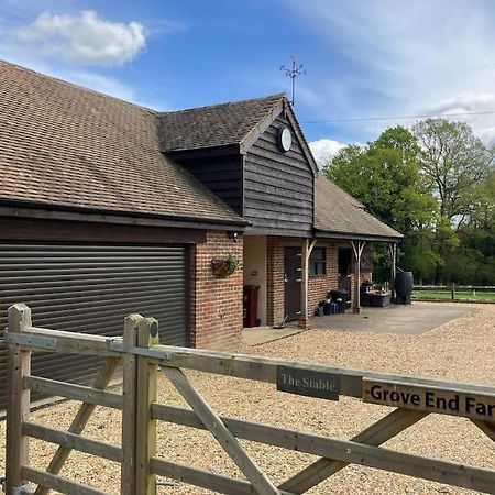 The Stable, Grove End Farm Apartment เพทเวิร์ธ ภายนอก รูปภาพ