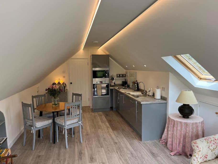 The Stable, Grove End Farm Apartment เพทเวิร์ธ ภายนอก รูปภาพ