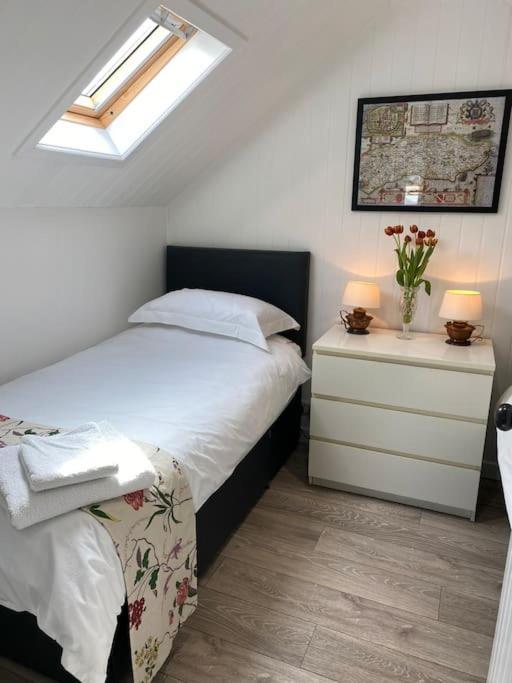 The Stable, Grove End Farm Apartment เพทเวิร์ธ ภายนอก รูปภาพ