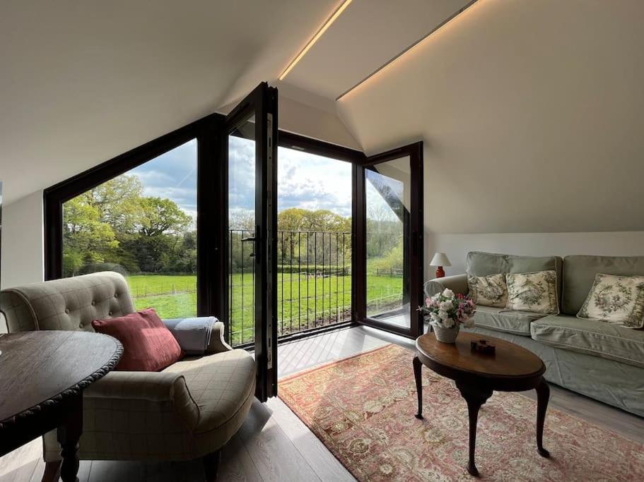 The Stable, Grove End Farm Apartment เพทเวิร์ธ ภายนอก รูปภาพ